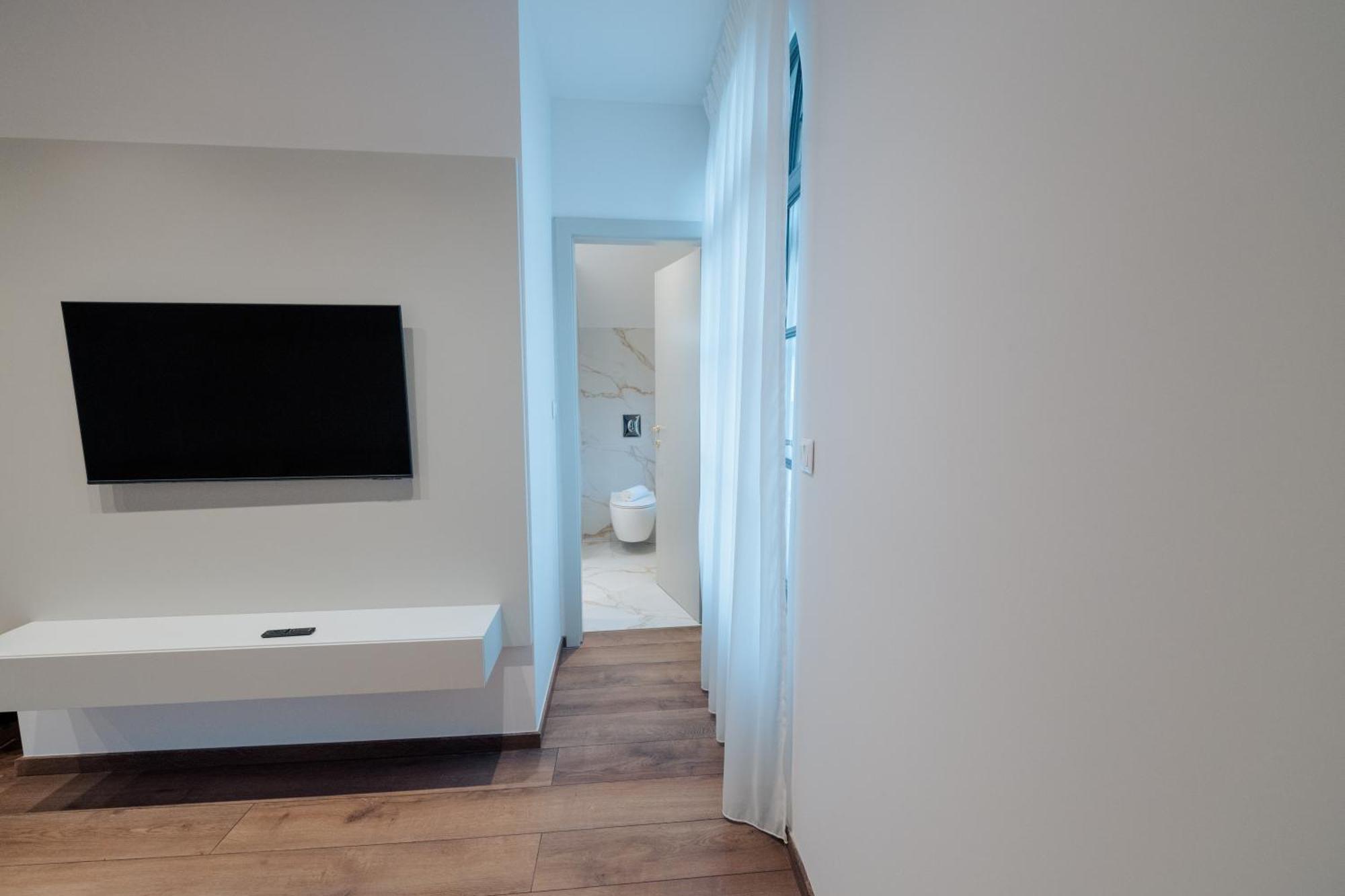 Emerald Suites フロリナ エクステリア 写真
