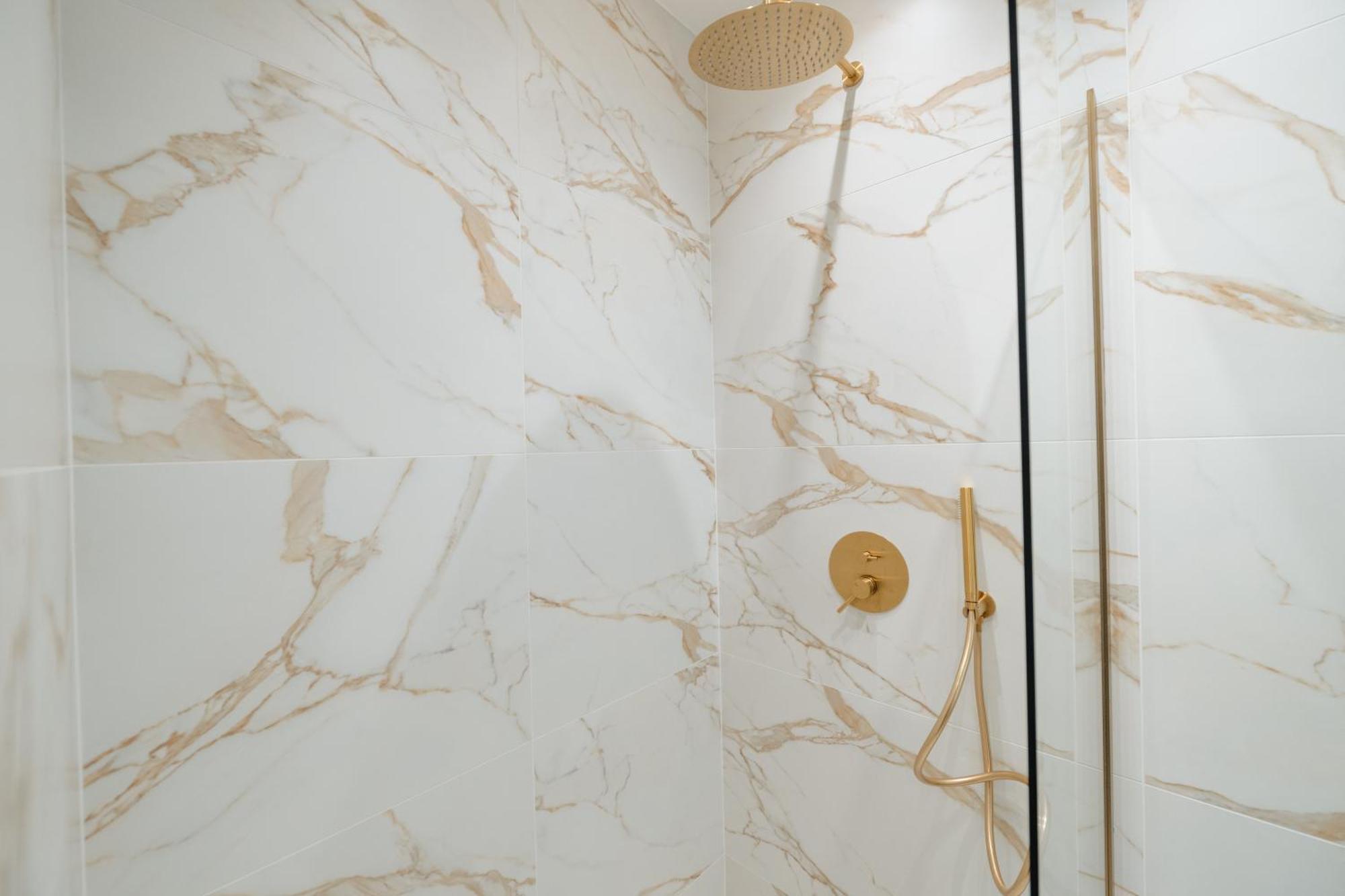 Emerald Suites フロリナ エクステリア 写真